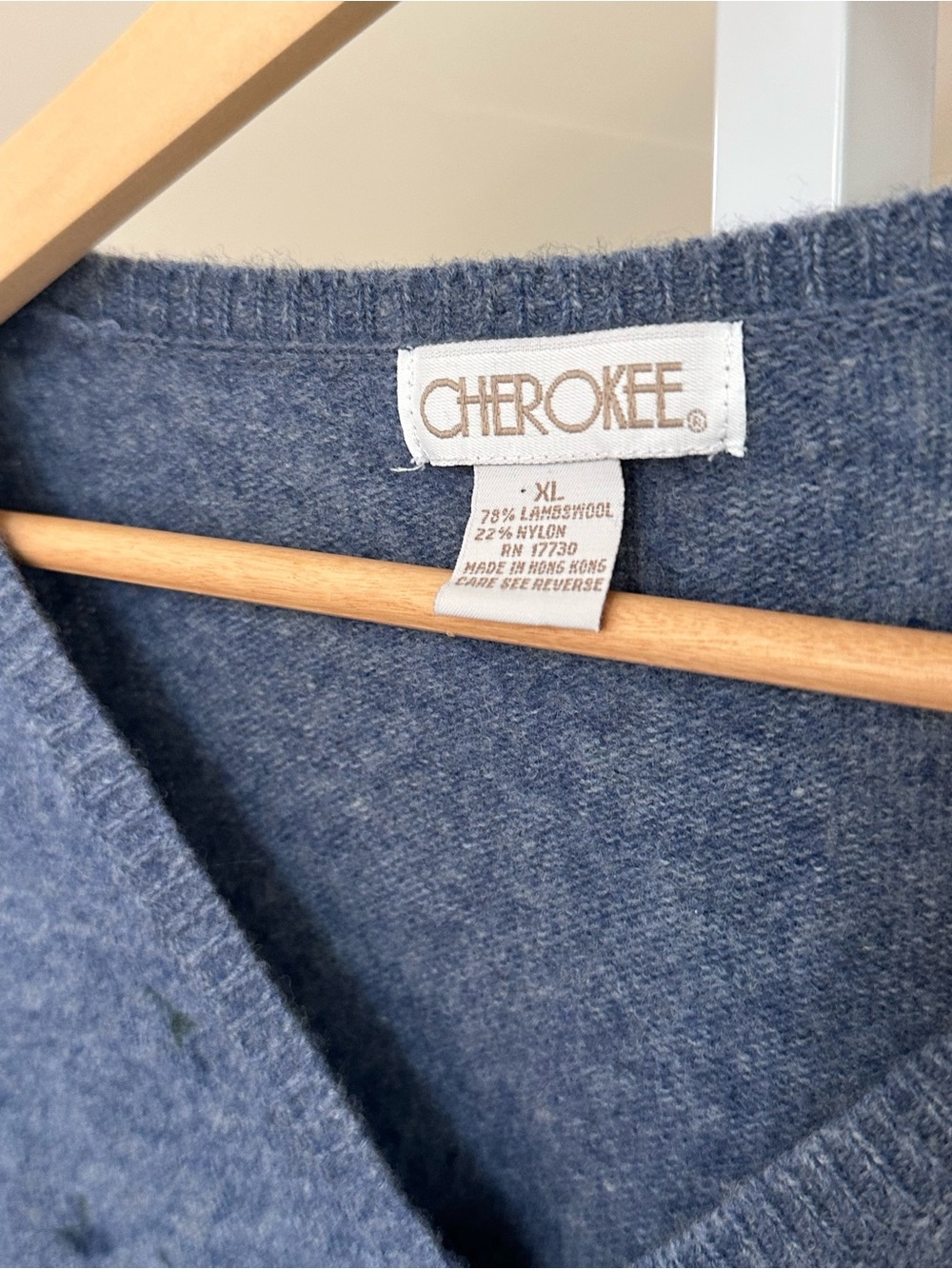 Vintage Cherokee Lambswool Cardigan XL Blue Embroidered Floral 90s - Picture 2 of 7